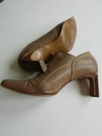 Schoenen enkellaarsjes leverkleur taupe maat 39 hak 7 cm., Bruin, Lage of Enkellaarzen, Gedragen, Ophalen of Verzenden