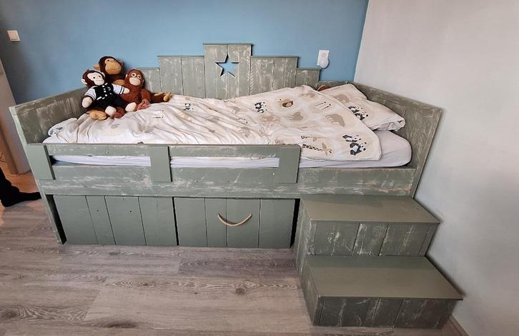 Stoer bed, Kinderen en Baby's, Kinderkamer | Bedden, Zo goed als nieuw, 180 cm of meer, 85 tot 100 cm, Matras, Ophalen