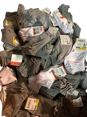 Grote partij 156x nieuwe sneaker sokken 3-packs beschikbaar voor biedingen