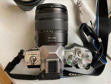 Olympus OMD10 iii compleet  met 14-140 lens en 3 accu’s etc. beschikbaar voor biedingen