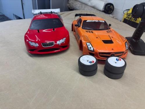 Nieuwe Tamiya TT-02 met Chrysler 300m kap+ extra Mercedes Bd, Hobby en Vrije tijd, Modelbouw | Radiografisch | Auto's, Nieuw, Auto onroad