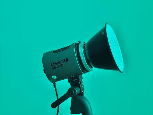 NEEWER MS60C RGB LED Studiolamp  | Portable Videolamp NIEUW, Audio, Tv en Foto, Fotografie | Fotostudio en Toebehoren, Nieuw, Lamp of Flitsset