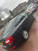 Skoda Octavia 1.2 TSI 81KW 2016 Zwart, Auto's, Voorwielaandrijving, Stof, 4 cilinders, 610 kg