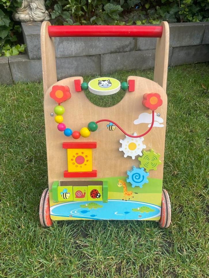 Loopwagentje met speelelementen van Jouéco, Kinderen en Baby's, Speelgoed | Houten speelgoed, Gebruikt, Rij- of Hobbelspeelgoed