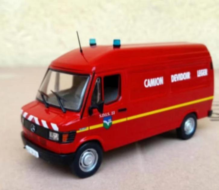 Mercedes Benz L 3080 CDL brandweer haspel schaal 1/43 # 13, Hobby en Vrije tijd, Modelauto's | 1:43, Nieuw, Bus of Vrachtwagen