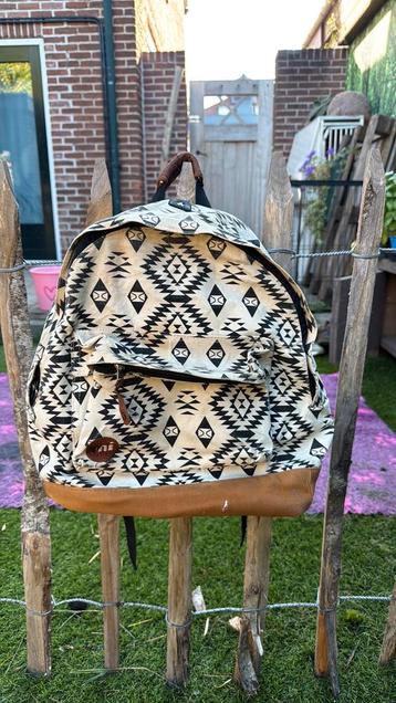 Rugtas met patroon beschikbaar voor biedingen