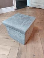 Hocker/Poef met opberg ruimte, Ophalen, Zo goed als nieuw, Vierkant