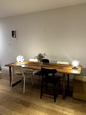 Vintage Table + 2 IKEA FADO Lamps - €70 (negotiable) beschikbaar voor biedingen