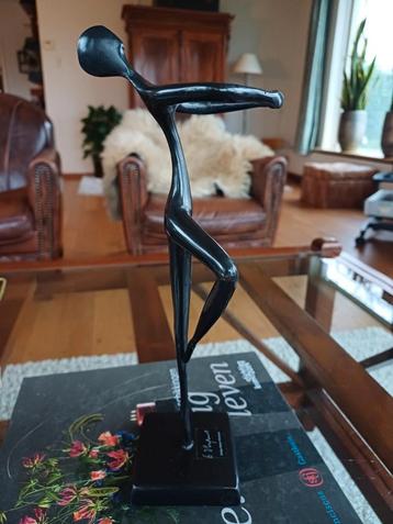 Ikea Design Beeld metaal  op voet Bodrul  Khalique  beschikbaar voor biedingen