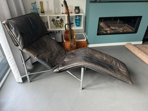 MOET NU WEG: Tord Björklunds IKEA ligstoel “SKYE” zwart leer, Huis en Inrichting, Banken | Sofa's en Chaises Longues, Gebruikt