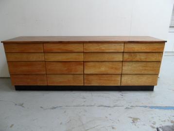 Vintage winkelkast  ladekast  archiefkast beschikbaar voor biedingen