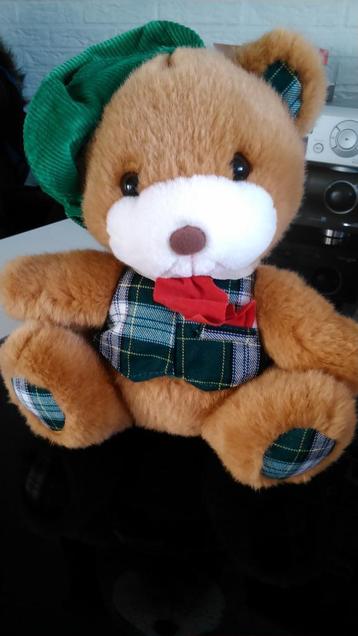 Beer, knuffel. beschikbaar voor biedingen