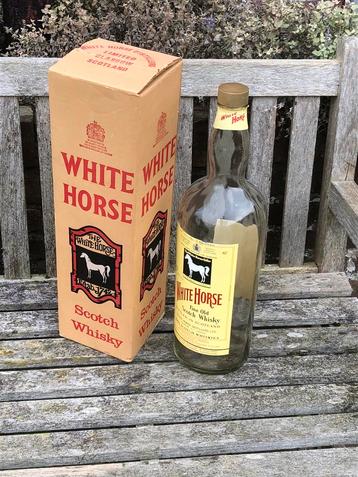 Vintage lege grote 4,5 liter fles whisky whiskey white horse beschikbaar voor biedingen