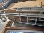 Aluminium 2 delig opsteekladder, Ophalen, Zo goed als nieuw, 4 meter of meer