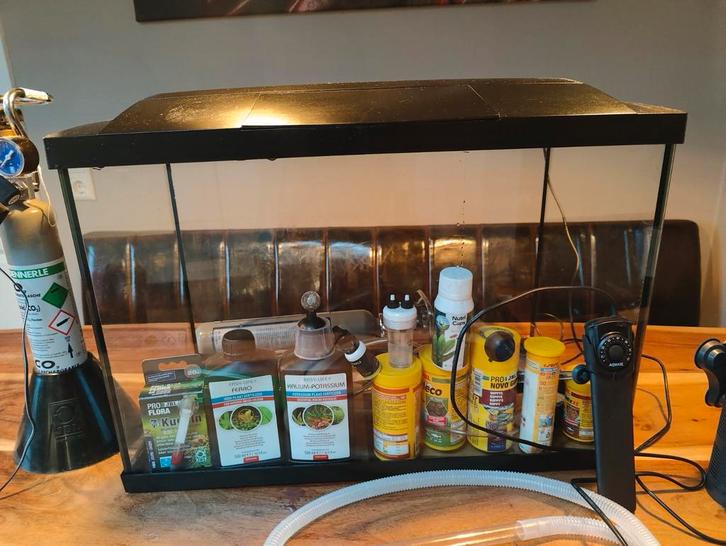 Aquarium compleet met toebehoren, Dieren en Toebehoren, Vissen | Aquaria en Toebehoren, Zo goed als nieuw, Leeg aquarium, Ophalen