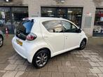 Toyota Aygo 1.0-12V 5Drs Airco Navigatie Sportwielen, Auto's, Toyota, Voorwielaandrijving, Euro 5, Gebruikt, 4 stoelen