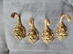 4 koperen ophanghaken met leeuwenkoppen., Ophalen of Verzenden