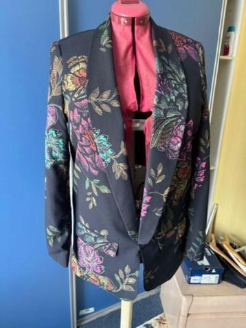 blazer maat xl (46) beschikbaar voor biedingen