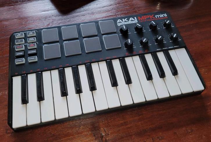 Akai MPK Mini MK1 – MIDI keyboard controller – met doos, Muziek en Instrumenten, Midi-apparatuur, Ophalen