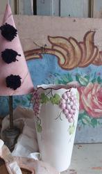 Vintage antiek aardewerk Majolica vaas met dikke druiven., Antiek en Kunst, Antiek | Keramiek en Aardewerk, Ophalen of Verzenden