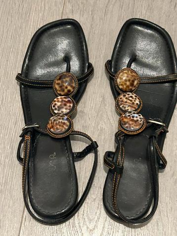 Zwarte sandalen met schelpen - 40 beschikbaar voor biedingen