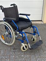 Blauwe inklapbare Invacare rolstoel antielekbanden, Invacare, Invacare, Zo goed als nieuw, Nederland