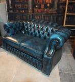 Originele Gevlamd blauwe 2-zits Chesterfield bank, Gebruikt, Bollenmarkt 14c, 75 tot 100 cm, Ophalen of Verzenden