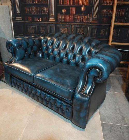 Originele Gevlamd blauwe 2-zits Chesterfield bank, Huis en Inrichting, Banken | Bankstellen, Gebruikt, 75 tot 100 cm, Ophalen of Verzenden
