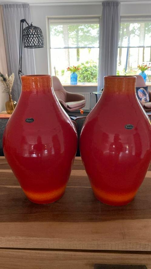 <2x hoge vaas rood met oranje>, Huis en Inrichting, Woonaccessoires | Vazen, Zo goed als nieuw, Rood, Minder dan 50 cm, Glas, Ophalen