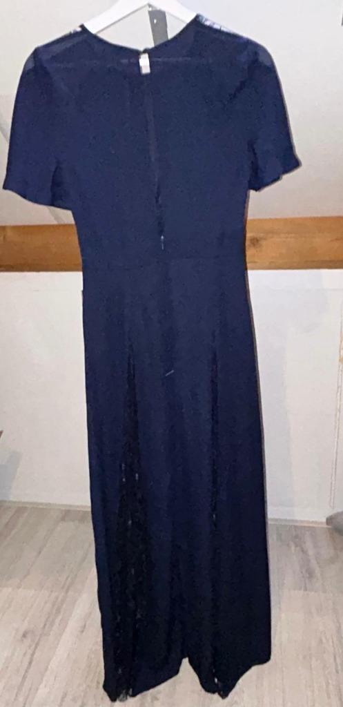 Donkerblauwe ASOS galajurk. Nieuw met prijskaartje., Kleding | Dames, Gelegenheidskleding, Nieuw, Galajurk, Maat 36 (S), Blauw