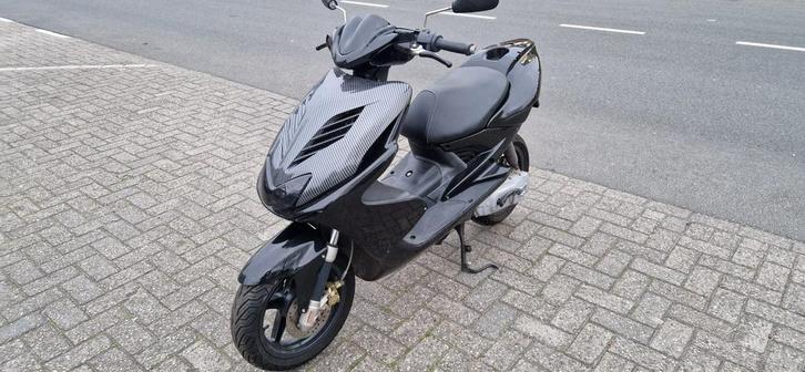 Yamaha aerox 50cc snel 2 takt, Fietsen en Brommers, Scooters | Yamaha, Gebruikt, Aerox, Maximaal 45 km/u, Benzine, Ophalen of Verzenden