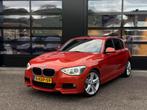 BMW 1-Serie 114i M-Sport Schuifdak Valencia Orange, Auto's, BMW, 1-Serie, Achterwielaandrijving, Gebruikt, Zwart