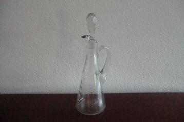 glazen karaf met gepolijste stop beschikbaar voor biedingen