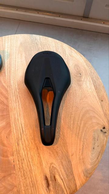 Fizik Vento Argo R3 - 140mm beschikbaar voor biedingen