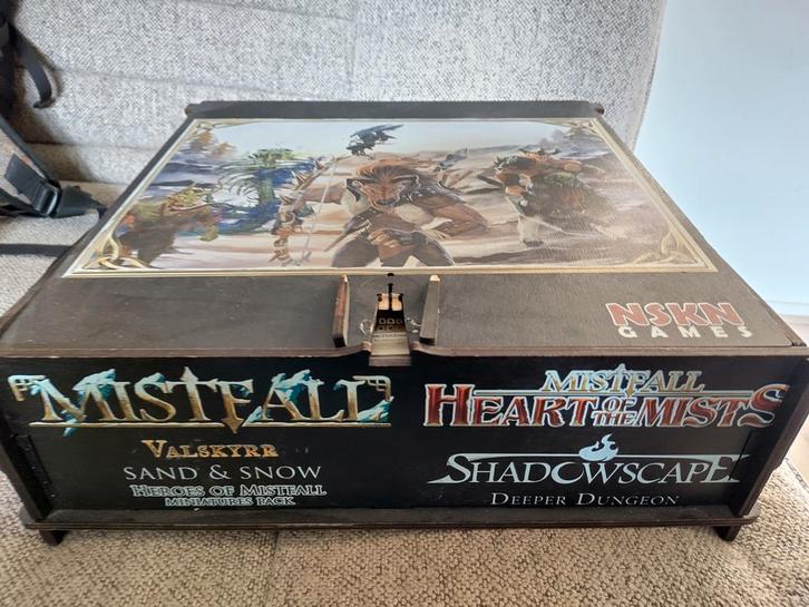 Mistfall Collection + Storage box + Minis, Hobby en Vrije tijd, Gezelschapsspellen | Bordspellen, Gebruikt, Een of twee spelers