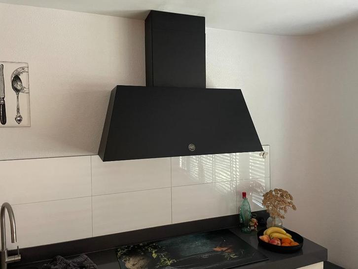 Design Afzuigkap Bertazzoni, Witgoed en Apparatuur, Afzuigkappen, Gebruikt, Vrijstaand, Wandschouwkap, 400 tot 600 m³ per uur