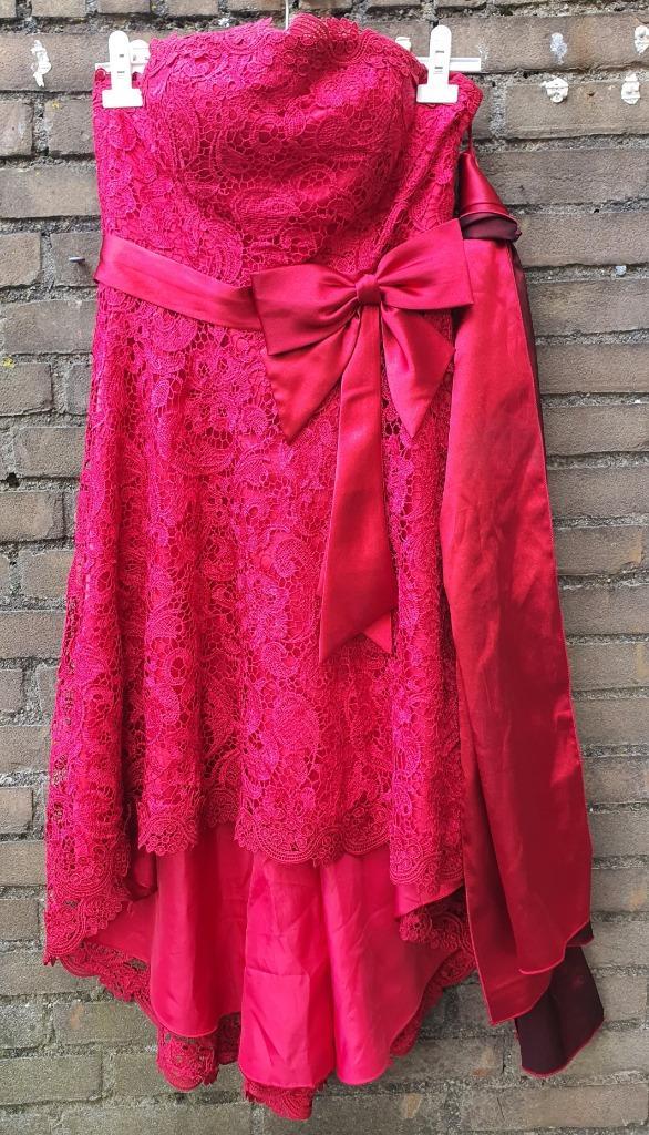 Rode kanten galajurk Juju & Christine – maat 2 (S/M), Kleding | Dames, Jurken, Zo goed als nieuw, Maat 38/40 (M), Rood, Onder de knie