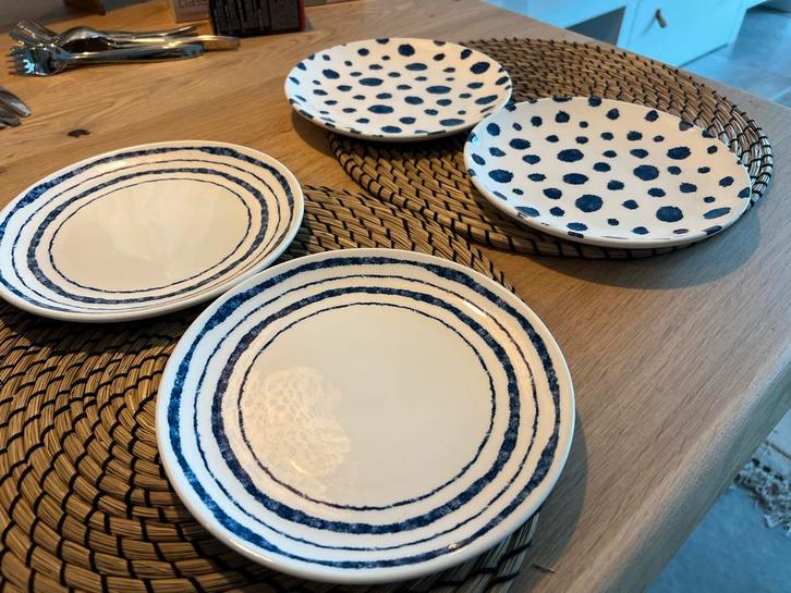 Churchill Inkie Blue Lines and dots breakfast plates 6 pcs, Huis en Inrichting, Keuken | Servies, Zo goed als nieuw, Bord(en)