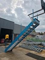 Stalen trap blauw hoog 3.3mtr. Nob113, Doe-het-zelf en Verbouw, Ladders en Trappen, Ophalen of Verzenden, Zo goed als nieuw, 2 tot 4 meter