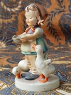 Meisje met eenden oud vintage Goebel Hummel beeldje 11,3 cm., Ophalen of Verzenden