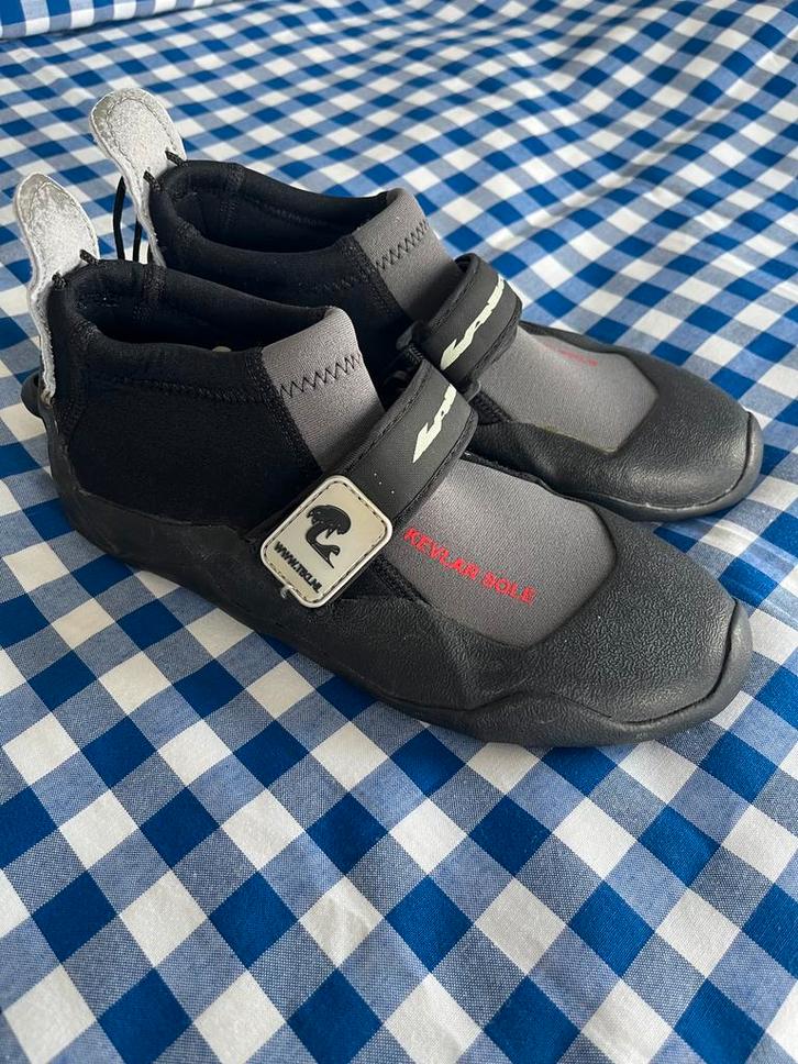 Surf schoenen mt.37/38, Kleding | Dames, Schoenen, Zo goed als nieuw, Overige typen, Zwart, Ophalen of Verzenden