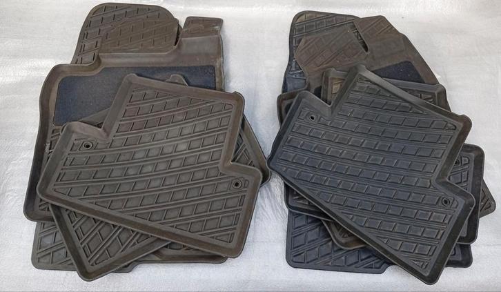 Volvo OEM Rubber Matt Sets Black S60 V70 XC70 MK2 2000-2007, Auto diversen, Automatten, Gebruikt, Ophalen of Verzenden