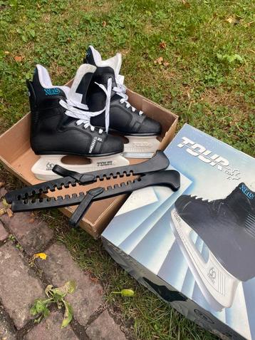 Ijshockeyschaatsen maat 35 beschikbaar voor biedingen