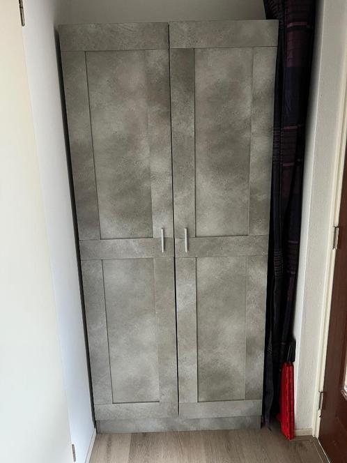 Houten kast voor kleding, boeken of opslag, Antiek en Kunst, Antiek | Meubels | Kasten, Ophalen