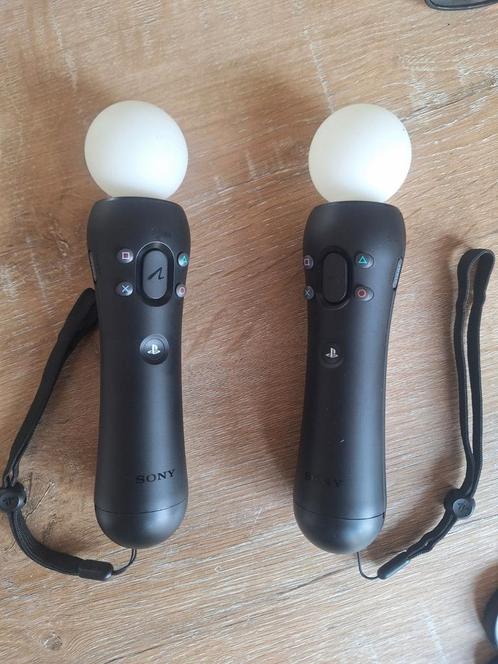 2x playstation move controllers V2 voor playstation 4 en 5, Spelcomputers en Games, Games | Sony PlayStation 4, Zo goed als nieuw