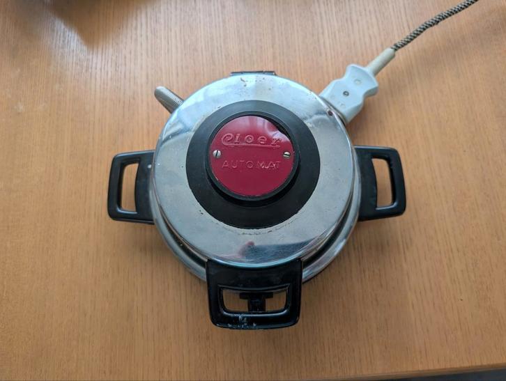 Cloer kniepertjesijzer vintage, Witgoed en Apparatuur, Wafelijzers, Ophalen