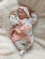 Super Schattige Reborn Baby Pop - Verzwaard!, Ophalen of Verzenden, Nieuw, Kleertjes