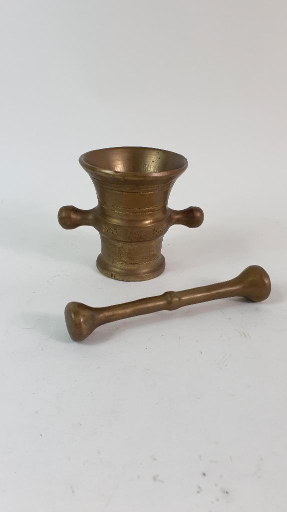 Antieke Vijzel en stamper, messing, met knop oren. 5A3, Antiek en Kunst, Antiek | Keukenbenodigdheden, Ophalen of Verzenden