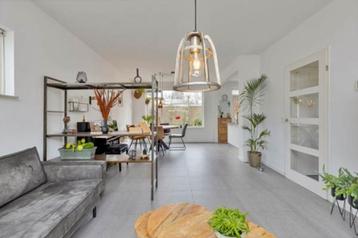 Industriële metalen stellingkast/roomdivider brons beschikbaar voor biedingen