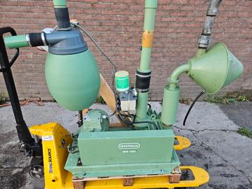 Vacuumpomp melkstal beschikbaar voor biedingen